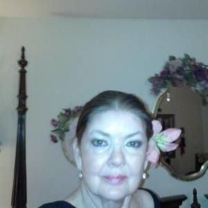 Meet your Posher, Dee